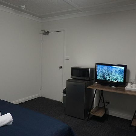 Warners Bay Hotel ภายนอก รูปภาพ
