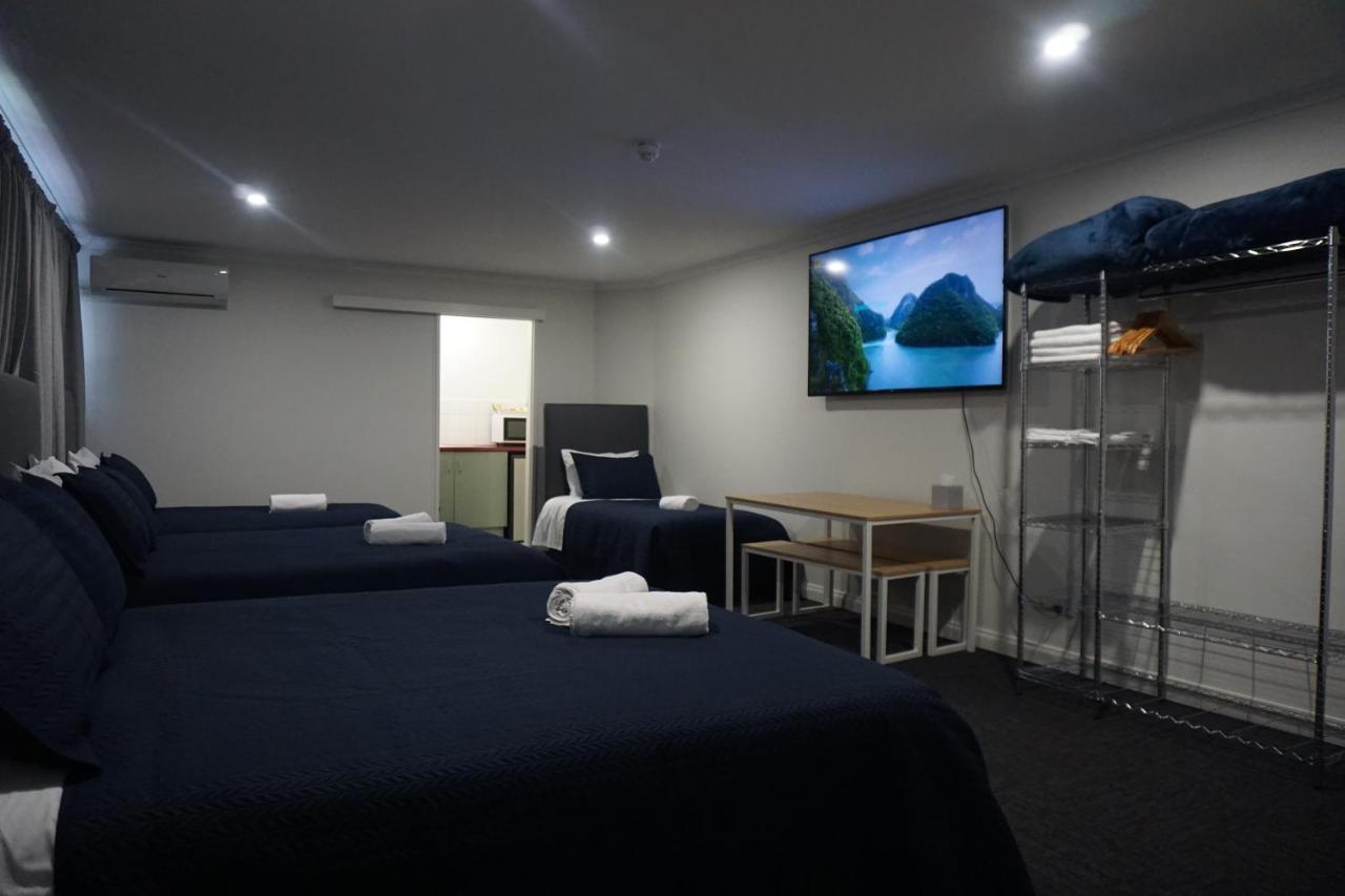 Warners Bay Hotel ภายนอก รูปภาพ